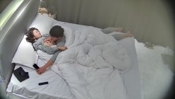 酒店偷拍高校眼镜婊班花被小伙追到手周末带出来操穴 干了几次 截图3