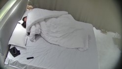 酒店偷拍高校眼镜婊班花被小伙追到手周末带出来操穴 干了几次 截图6