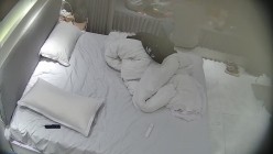 酒店偷拍高校眼镜婊班花被小伙追到手周末带出来操穴 干了几次 截图12