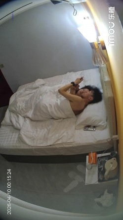 乐橙酒店偷拍卷发时尚白月光女孩和男友酒店三天日与夜 截图1