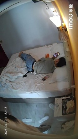 乐橙酒店偷拍卷发时尚白月光女孩和男友酒店三天日与夜 截图7