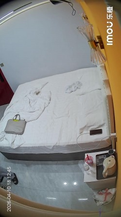 乐橙酒店偷拍卷发时尚白月光女孩和男友酒店三天日与夜 截图10