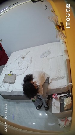乐橙酒店偷拍卷发时尚白月光女孩和男友酒店三天日与夜 截图12