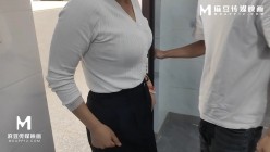 【约啪性爱】TG宝宝 - 阴蒂充血凸激的淫荡少妇 柔软的屁股水特别多 里面水汪汪操起来特别滑被榨射了 截图1