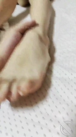 海角社区淫乱大神《灌醉美女邻居》 ️请吃饭灌醉美女邻居姐妹花内射她的极品妹妹 截图14