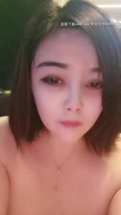 高端会所里的大姐姐沙发上的激情，全程露脸脱光道具自慰，跟大哥啪啪口交多姿势爆草爽翻了，边玩遍唱 截图5