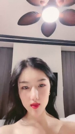 【极品推荐 ️一饱眼福】人气高颜女神『奶球』携保时捷车模闺蜜下海捞金②两姐妹天天轮番被干 无套内射 全裸出镜 截图8