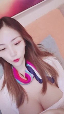 杭州在职空姐咪咪 ️激情撩骚，我是个女人，哥哥你说我会不会做爱啦~乳交足交口交肛交样样精通 ️哥哥快来了解了解！ 截图1