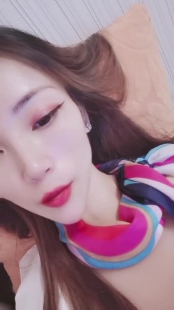 杭州在职空姐咪咪 ️激情撩骚，我是个女人，哥哥你说我会不会做爱啦~乳交足交口交肛交样样精通 ️哥哥快来了解了解！ 截图5
