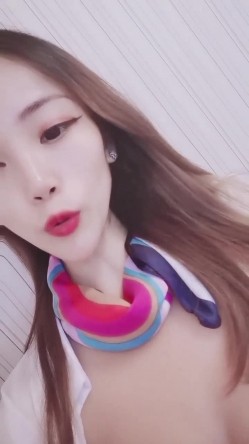 杭州在职空姐咪咪 ️激情撩骚，我是个女人，哥哥你说我会不会做爱啦~乳交足交口交肛交样样精通 ️哥哥快来了解了解！ 截图6