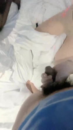 现在的大学生真会玩，【一只兔叽吖】，校花双女神~!完全放飞自我~疯狂无套群P，少女淫乱盛宴 截图15
