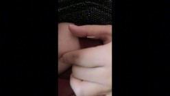 最新快手泄密！东北风骚眼镜反差少妇【小奶妈】定制露脸福利，裸舞紫薇性爱XO骚得一批，屁股又大又翘 截图2