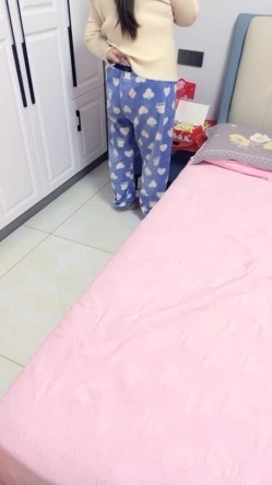 【丧志母狗无脑调教】，调教界大神，浸淫少妇圈十几年，蒙上双眼就忘了老公孩子，专属主人的小贱货任意干 截图8