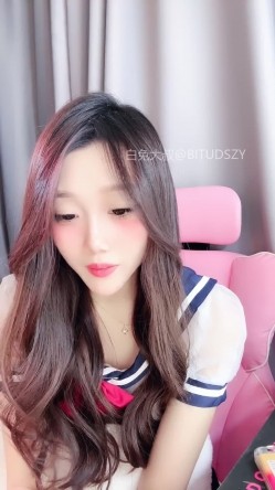 ️神级女神【董小姐】高端女神！模特身材~裸舞~道具自慰~白浆直流！ 截图12