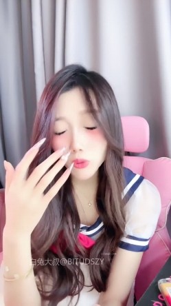 ️神级女神【董小姐】高端女神！模特身材~裸舞~道具自慰~白浆直流！ 截图13