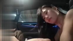 极品少妇约艹大奶少妇在车内玩车震，狭小的空间挡不住少妇的热情，车内鸡巴插得更加深入吧！ 截图14