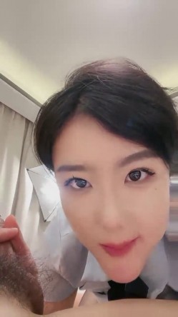【汝汝汝】高颜值美女姐妹花，互摸互抠互舔 ，被大屌单男无套轮操内射 截图3