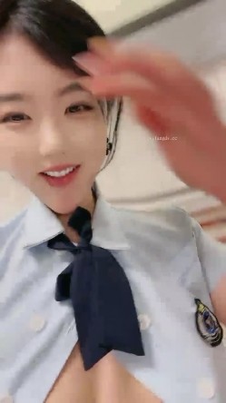 【汝汝汝】高颜值美女姐妹花，互摸互抠互舔 ，被大屌单男无套轮操内射 截图7