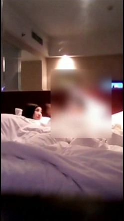 91泡妞高手约炮极品清纯女神颜值高身材娇小娇声娇气被啪啪啪的表情更是销魂 截图4