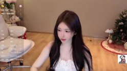 SP站喷水小天后【Hahaha_ha2】极品女神录播 绝世尤物性感逆天颜值女神 截图10