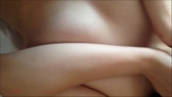 影片虽短 但是过程完整 有点剧情那意思 只能赖男的阳痿了 女主很漂亮 最后口暴了 截图7