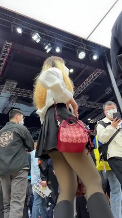 [超级裙底]最新2023上海车展各色美女模特 总有一款你喜欢 截图5