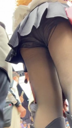 [超级裙底]最新2023上海车展各色美女模特 总有一款你喜欢 截图9