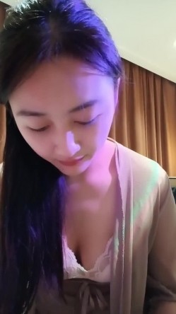 女人味！致命的女人味啊！她被深喉 吞精的样子 就是最欠操的样 截图16