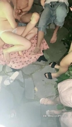 〖大二学妹疯狂性爱夜〗淫乱午夜性爱趴 三女同学VS两男同学 户外野战 无套抽插轮操白虎学妹 高清源码录制 截图10