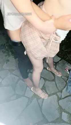 〖大二学妹疯狂性爱夜〗淫乱午夜性爱趴 三女同学VS两男同学 户外野战 无套抽插轮操白虎学妹 高清源码录制 截图16