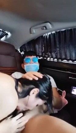 高颜值美眉大白天演绎玩偶遇路人车震 紧急关头口爆在嘴里面 截图15