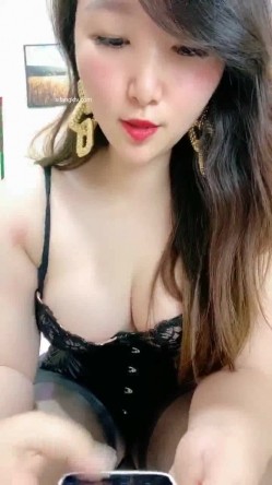 大屁股~极品翘臀~【欧美鹿鹿】4天5场~约啪大屌男~互舔内射 截图3