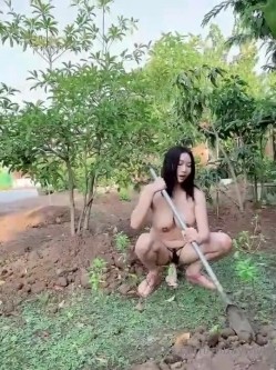 【你的淫荡姨妈】泰国轻熟人妻型巨乳网黄御姐「Muaymyb」露脸大尺度私拍 风骚露出男女通吃多穴满足 截图1
