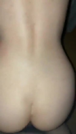 超美颜值反差大学生与男友性爱自拍流出，丰臀骑乘 深喉跪舔 清纯小女友被肏出白浆 淫声荡语极度淫骚！ 截图8
