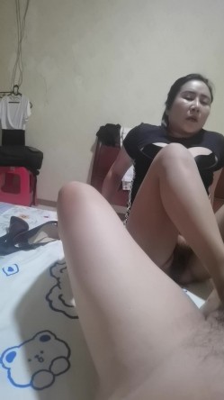 专业约炮爆操熟女少妇『勃大茎深』多体位操到大奶乱晃熟女终结者 截图14