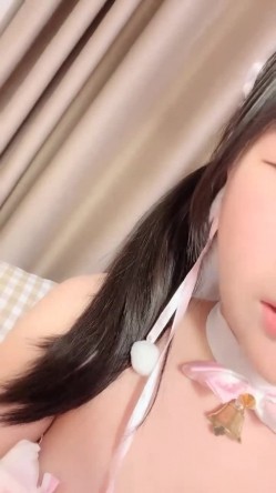 【京鱼儿】19岁童颜巨乳情趣黑丝 跳蛋自慰 爆流白浆 喷水！ 截图13