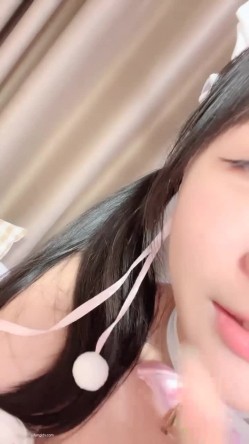【京鱼儿】19岁童颜巨乳情趣黑丝 跳蛋自慰 爆流白浆 喷水！ 截图15