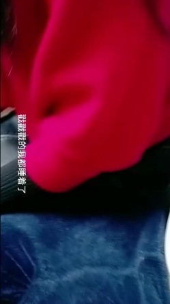 倒反天罡强上老妈 ️趁老爸不在家偷拍老妈裙底被发现直接将错就错推翻老妈就强插内射 截图3