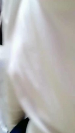 倒反天罡强上老妈 ️趁老爸不在家偷拍老妈裙底被发现直接将错就错推翻老妈就强插内射 截图5