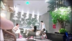 高档洗浴中心内部员工偷拍 多位身材不错的美少妇洗澡 截图2