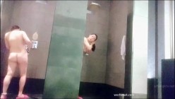 高档洗浴中心内部员工偷拍 多位身材不错的美少妇洗澡 截图9