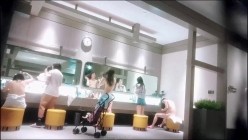 高档洗浴中心内部员工偷拍 多位身材不错的美少妇洗澡 截图15