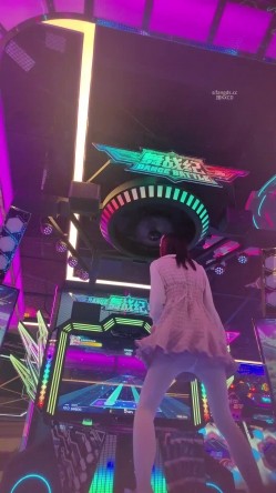 步行街拍抄底大神『KXCD』专挑年轻好看质量高的小姐姐 截图12