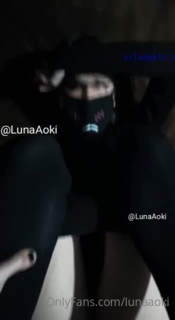 暗黑E奶肥臀博主LunaAoki付费私拍，人间巨乳被弯屌男各种啪啪紫薇 截图5