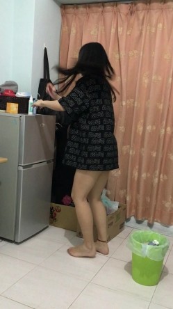 露脸才是王道！热情如火的反差大学骚妹子与男友不雅自拍流出~无套后入疯狂进出~光屁屁二传丢垃圾 截图5