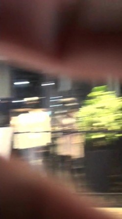 【商场抄底】长筒靴年轻宝妈带娃不穿内裤 女神级短裙小姐姐等10位美女出镜 截图12