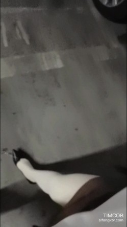真实拍摄地下车库捡S身材超棒醉酒妹子 喝多了弄到车上各种玩弄 无毛小穴干净很漂亮 高清1080P原版 截图1