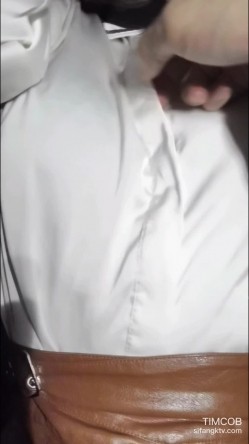 真实拍摄地下车库捡S身材超棒醉酒妹子 喝多了弄到车上各种玩弄 无毛小穴干净很漂亮 高清1080P原版 截图4