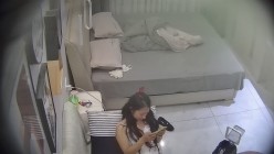 酒店偷拍反差婊气质妹子刚进入酒店就褪下裙子迫不及待等待男友的大屌插入 截图2