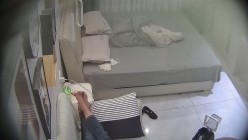 酒店偷拍反差婊气质妹子刚进入酒店就褪下裙子迫不及待等待男友的大屌插入 截图6